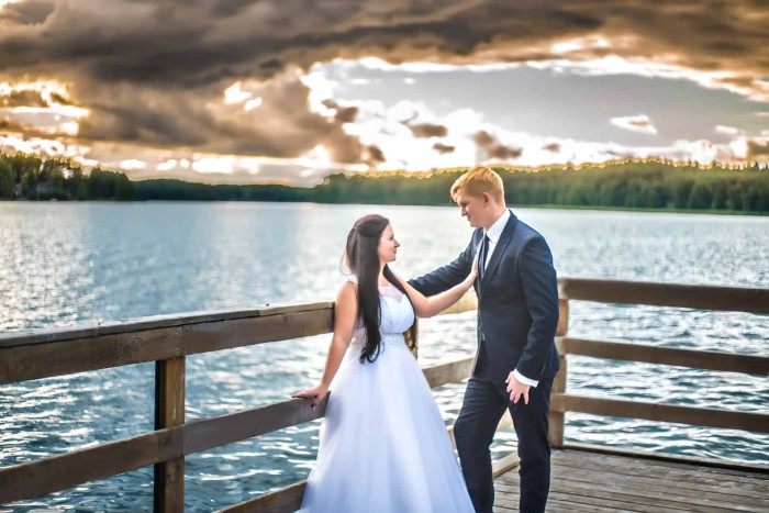 Pozowanie podczas ślubu i wesela oraz współpraca Pary Młodej z fotografem ślubnym.